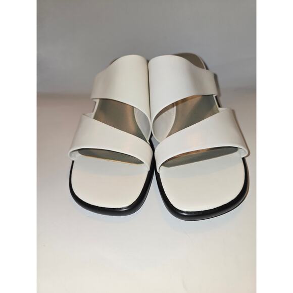 Connie‎ Veevee White size 8.5M NIB - Picture 1 of 7